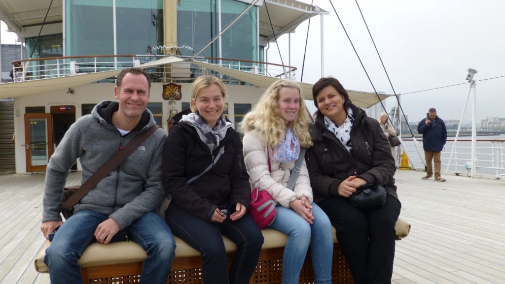 Delegation des Fanfaren-Korps auf der königlichen Yacht BRITTANIA